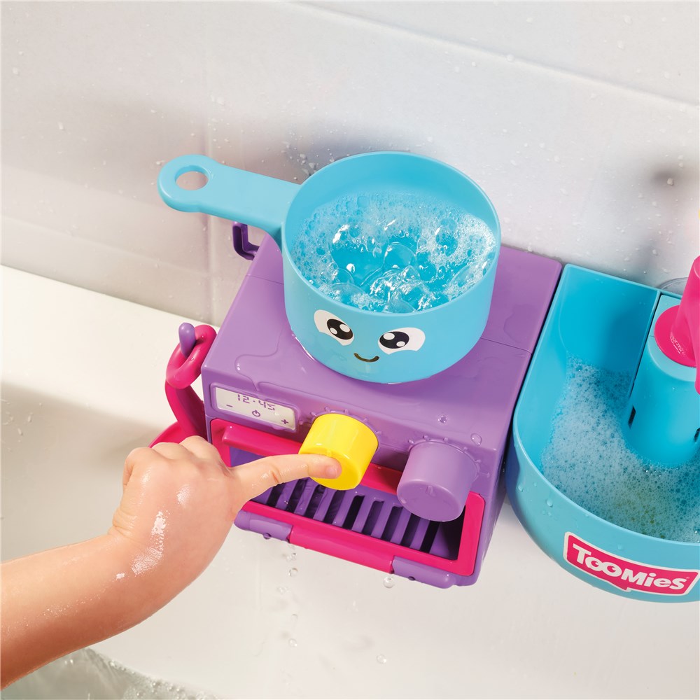 TOMY BUBBLE AND BAKE BATHTIME KITCHEN