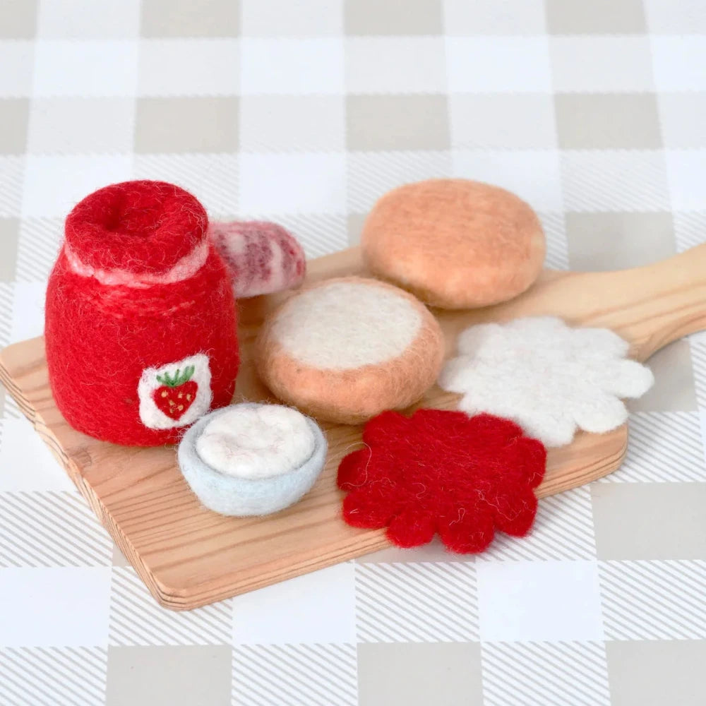 TARA TREASURES FELT STRAWBERRY JAM AND SCONES SET