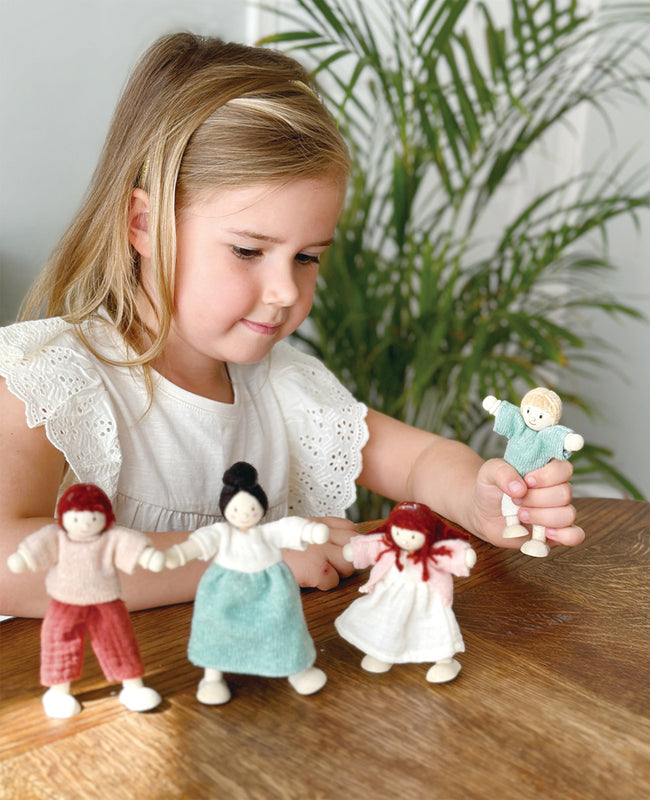 MENTARI THE HONEYBUNCH DOLL FAMILY