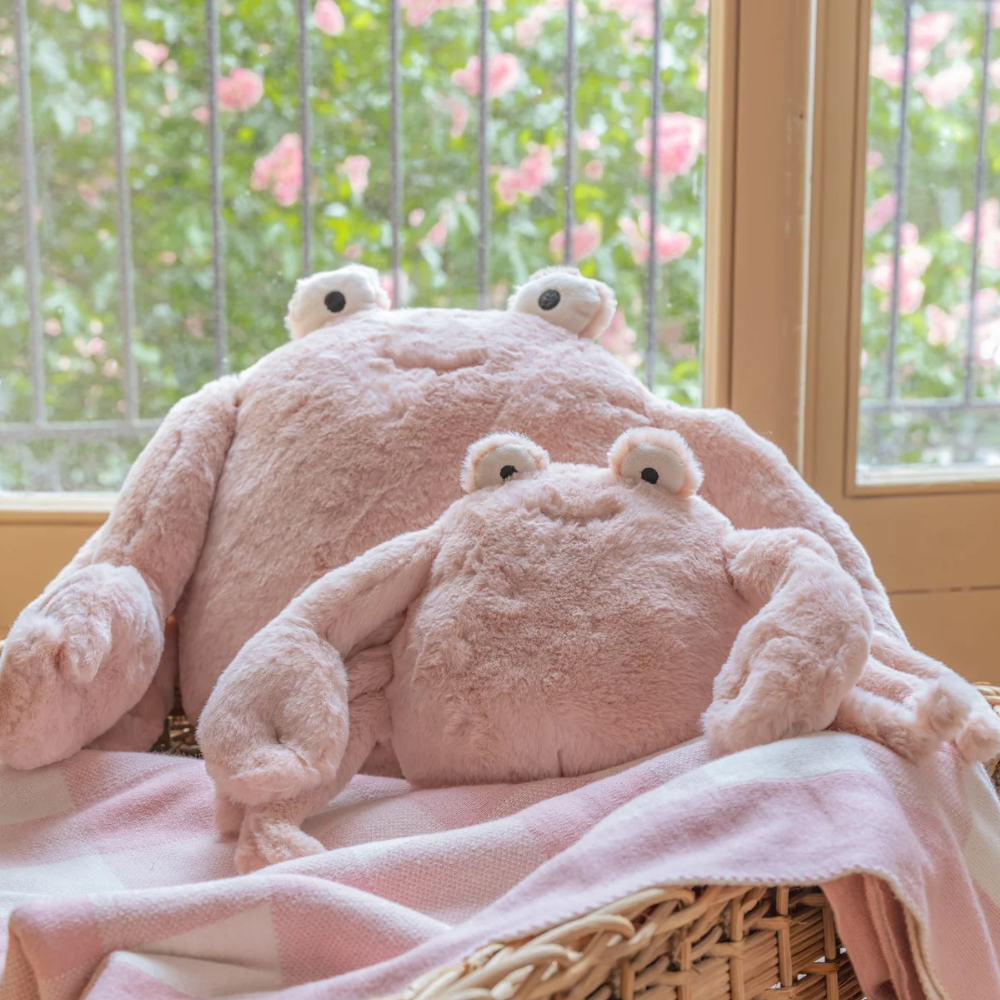 NANA HUCHY CLAWDIA THE CRAB