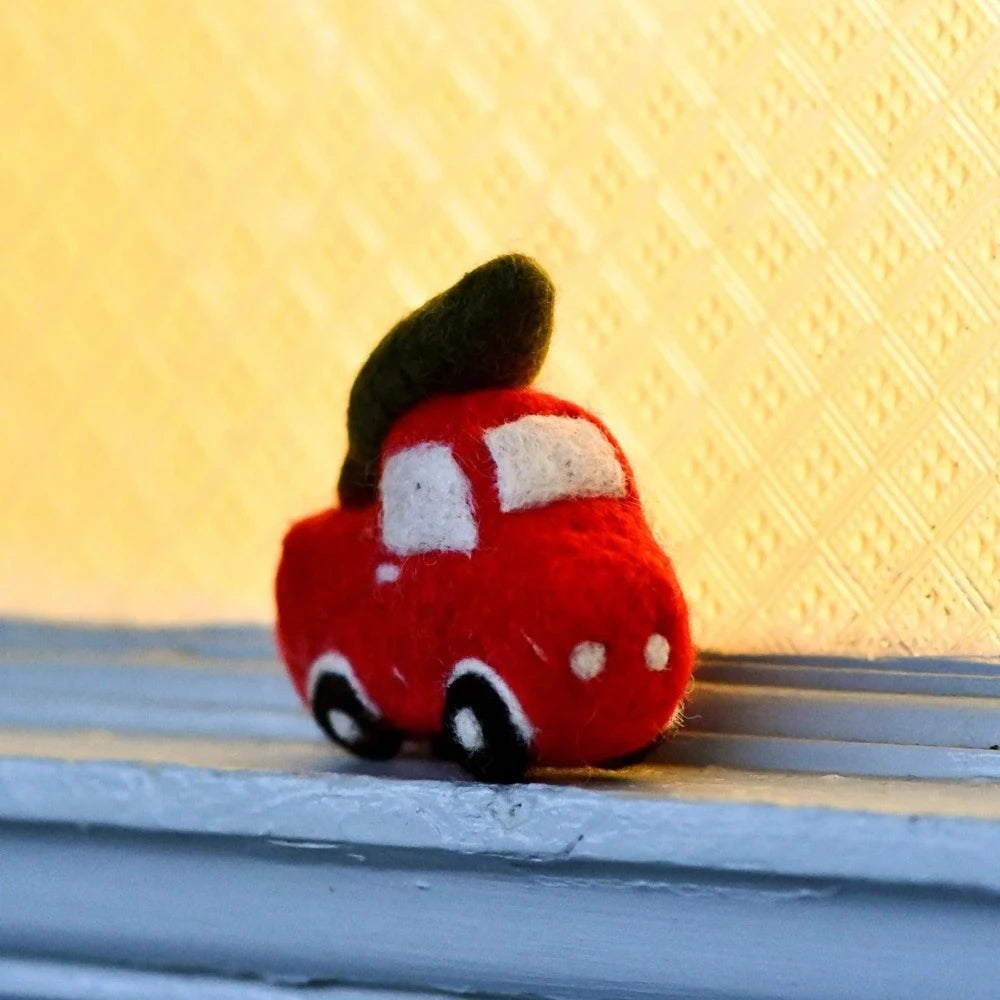 TARA TREASURES FELT CHRISTMAS TRUCK AND TREE