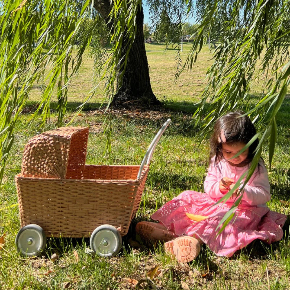 OLLIELLA RATTAN STROLLEY PRAM SEASHELL PINK