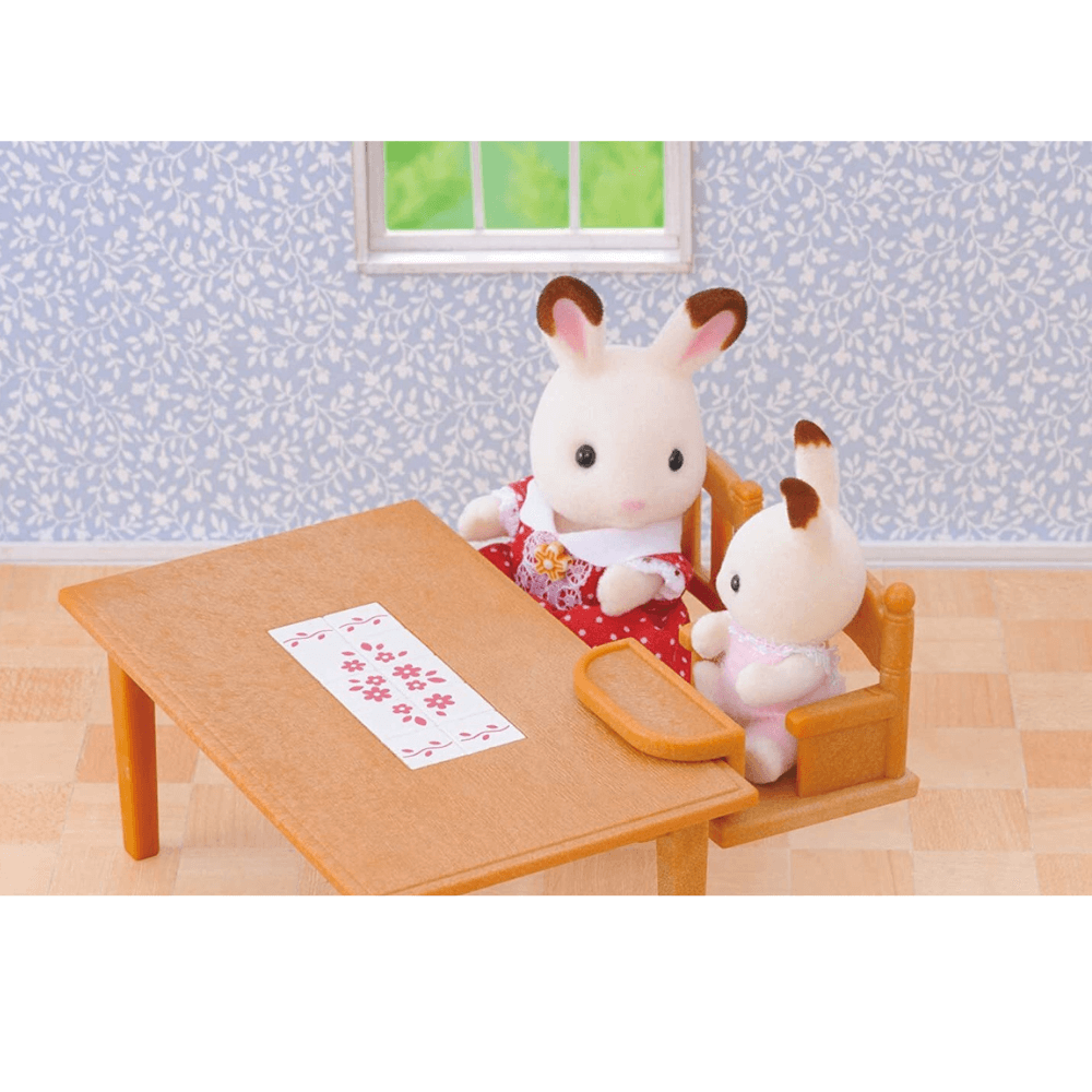 SYLVANIAN FAMILIES TABLE AND CHAIRS SET