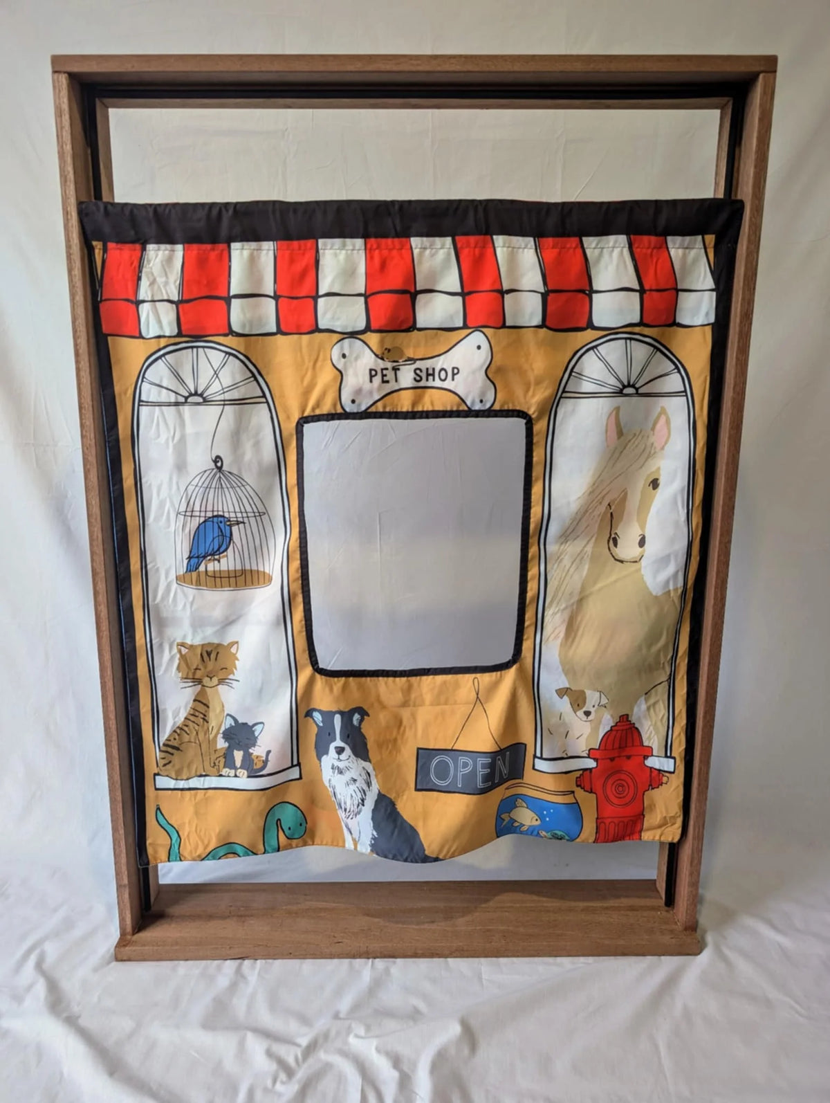 THE COZY CUBE PLAY PANELS REVERSIBLE PET SHOP AND VET