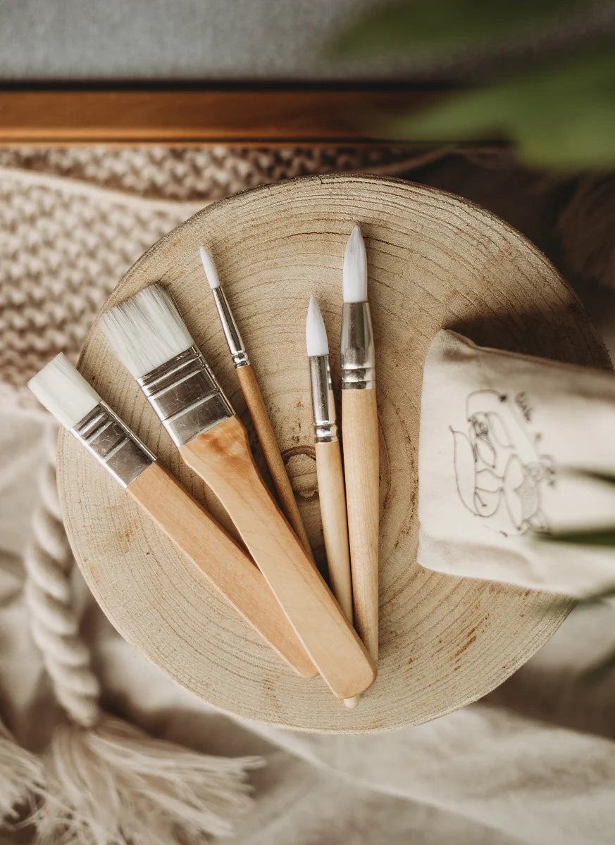 MAGIC CANVAS AND BRUSH SET