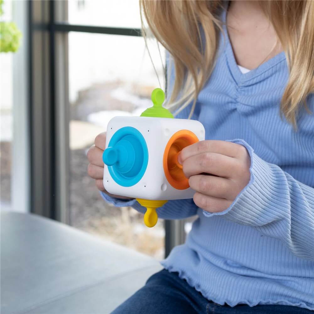 FAT BRAIN TOYS TUGL CUBE