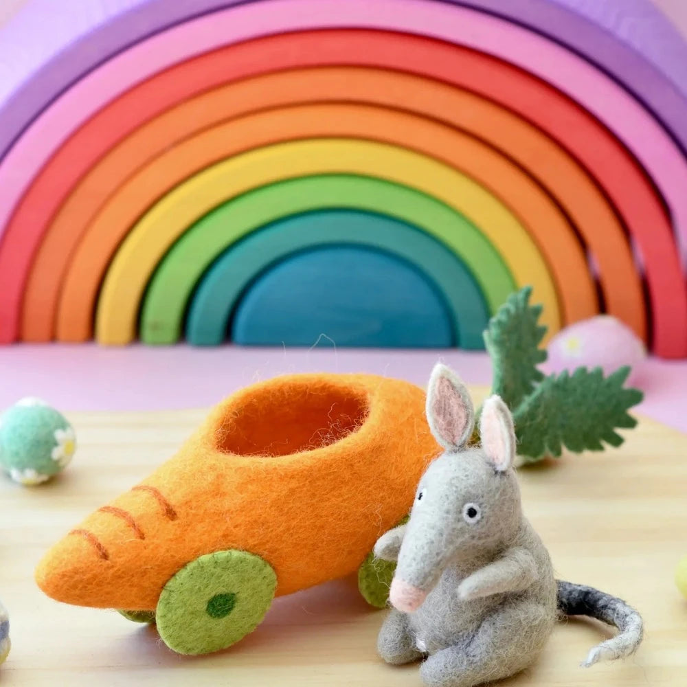 TARA TREASURES FELT BILBY WITH CARROT CAR