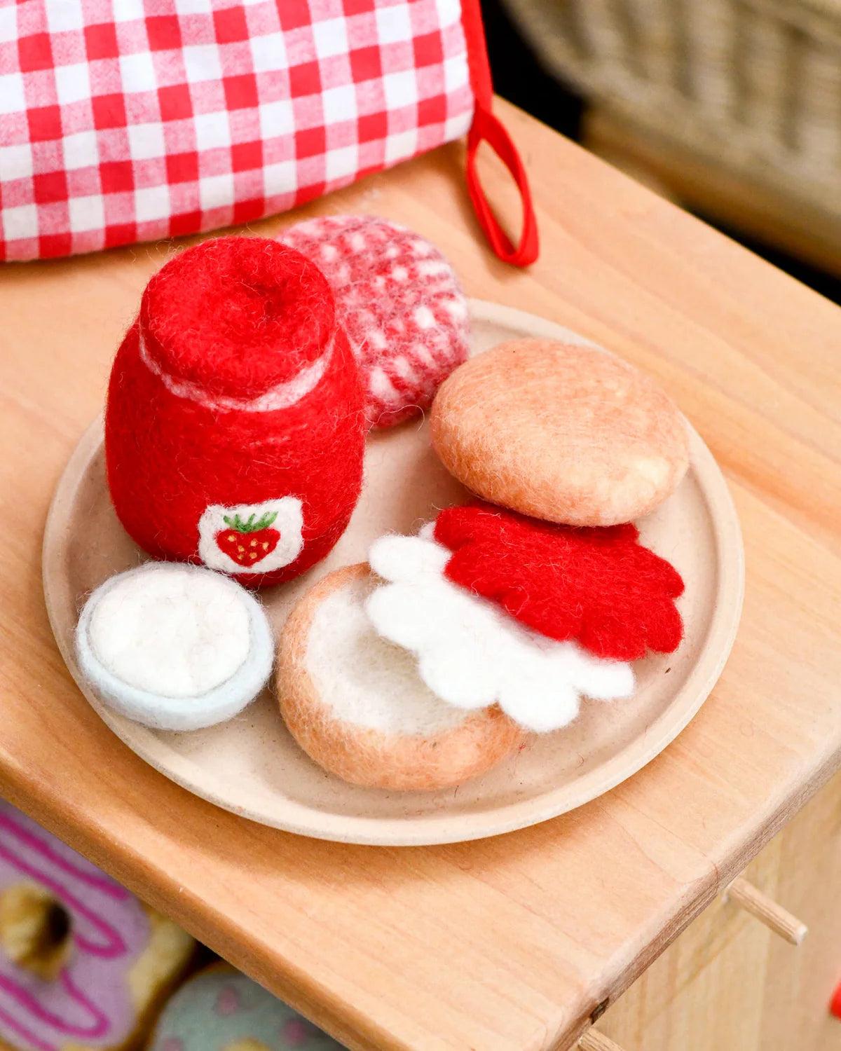 TARA TREASURES FELT STRAWBERRY JAM AND SCONES SET