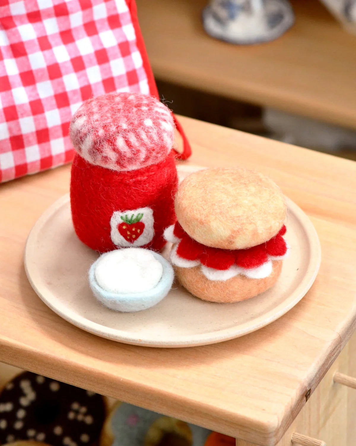 TARA TREASURES FELT STRAWBERRY JAM AND SCONES SET