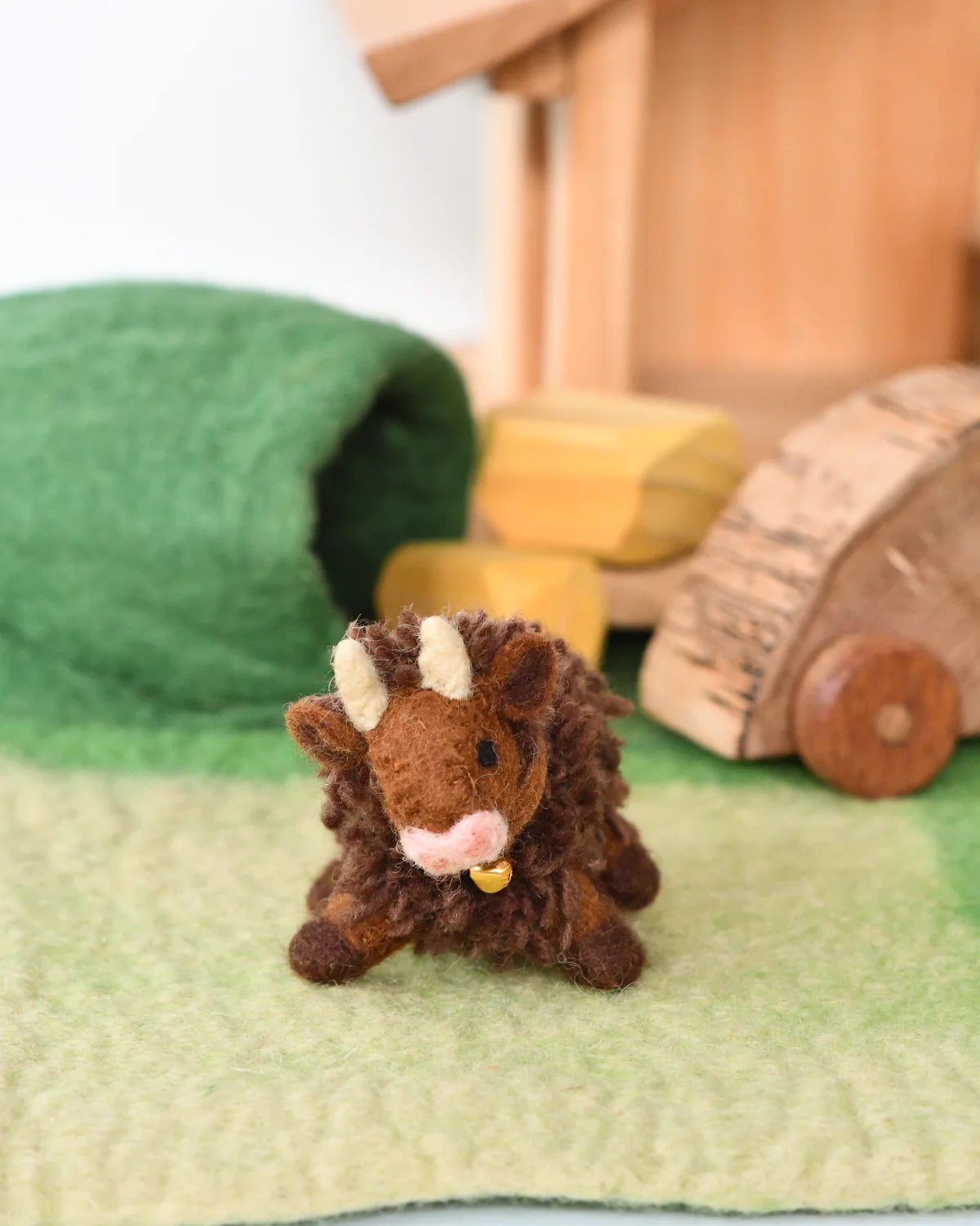 TARA TREASURES FELT HIGHLAND COW TOY DARK BROWN