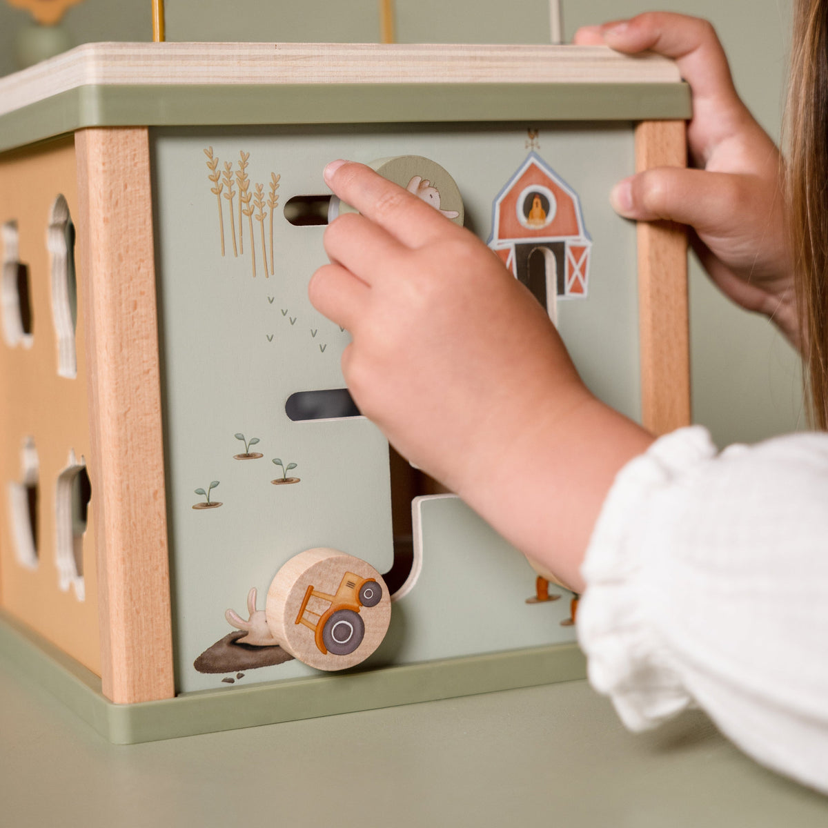 LITTLE DUTCH LITTLE FARM ACTIVITY CUBE