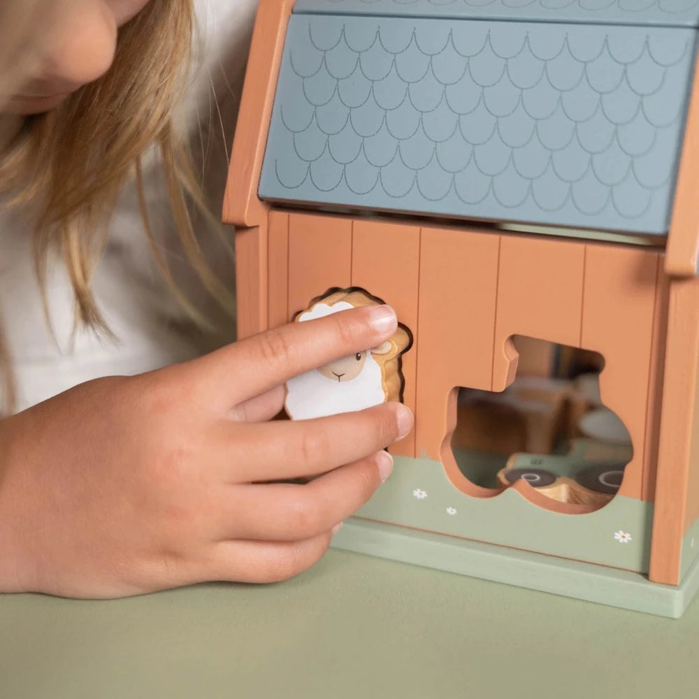 LITTLE DUTCH WOODEN FARM SHAPE SORTER