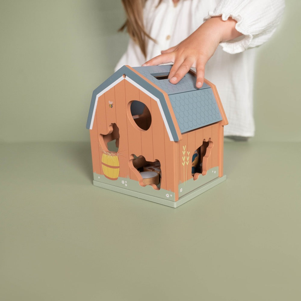 LITTLE DUTCH WOODEN FARM SHAPE SORTER