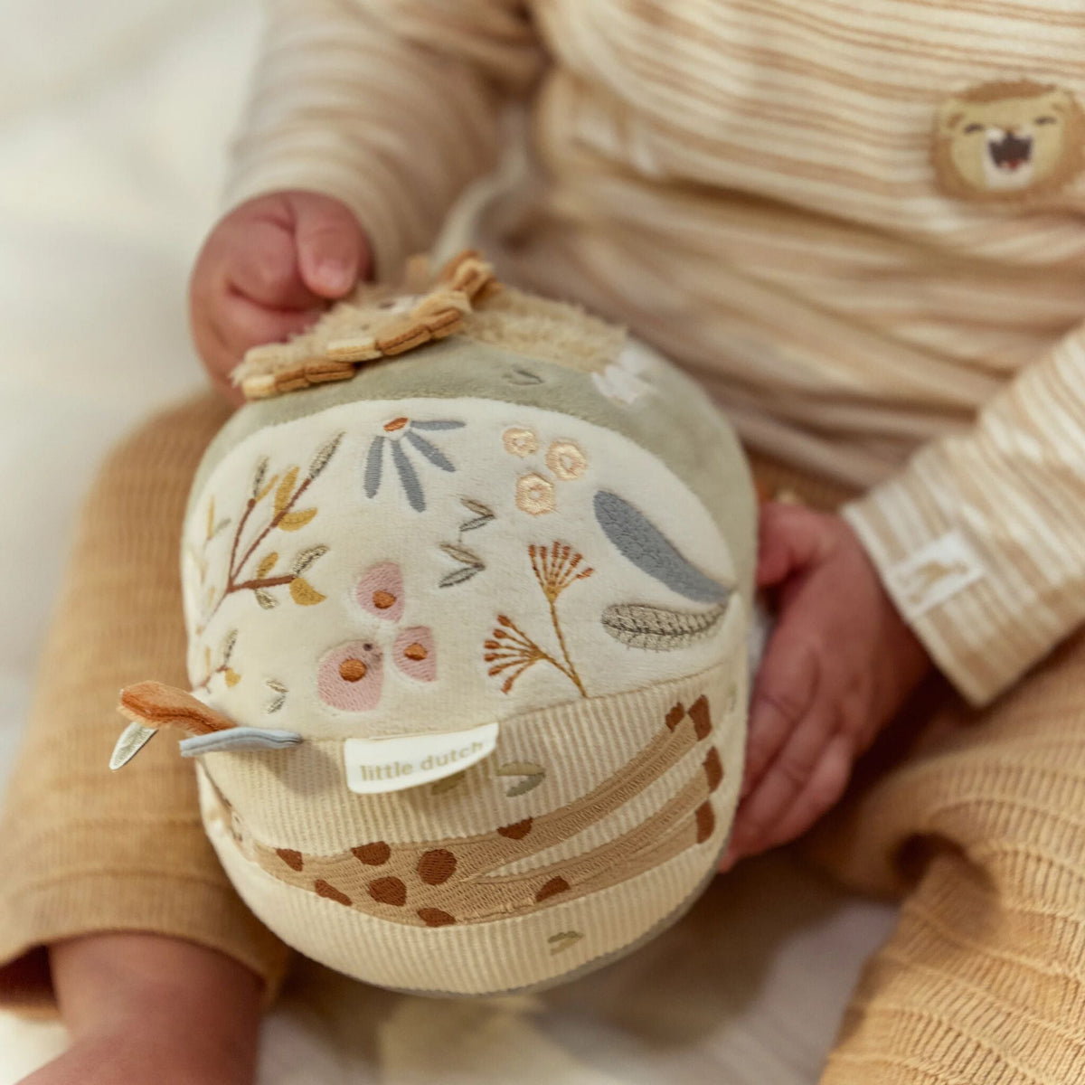 LITTLE DUTCH SAFARI FRIENDS ACTIVITY BALL