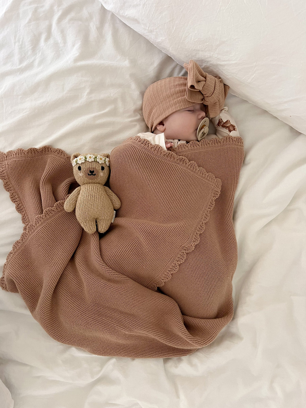LITTLE AND FERN TEDDY HEIRLOOM KNIT BLANKET