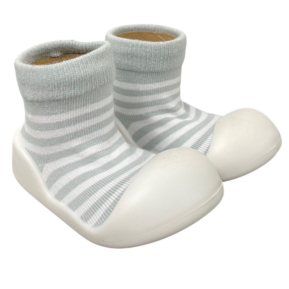 Little Eaton RUBBER SOLED SOCKS 12-18MTHS GREY STARS