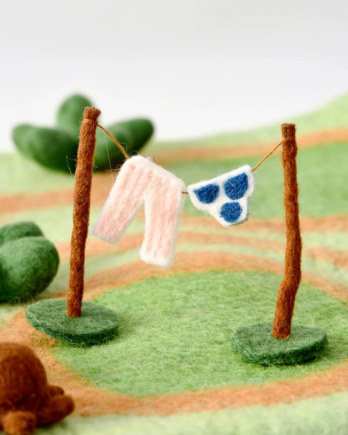 TARA TREASURES SHUAN THE SHEEP MOSSY BOTTOM FARM PLAY MAT