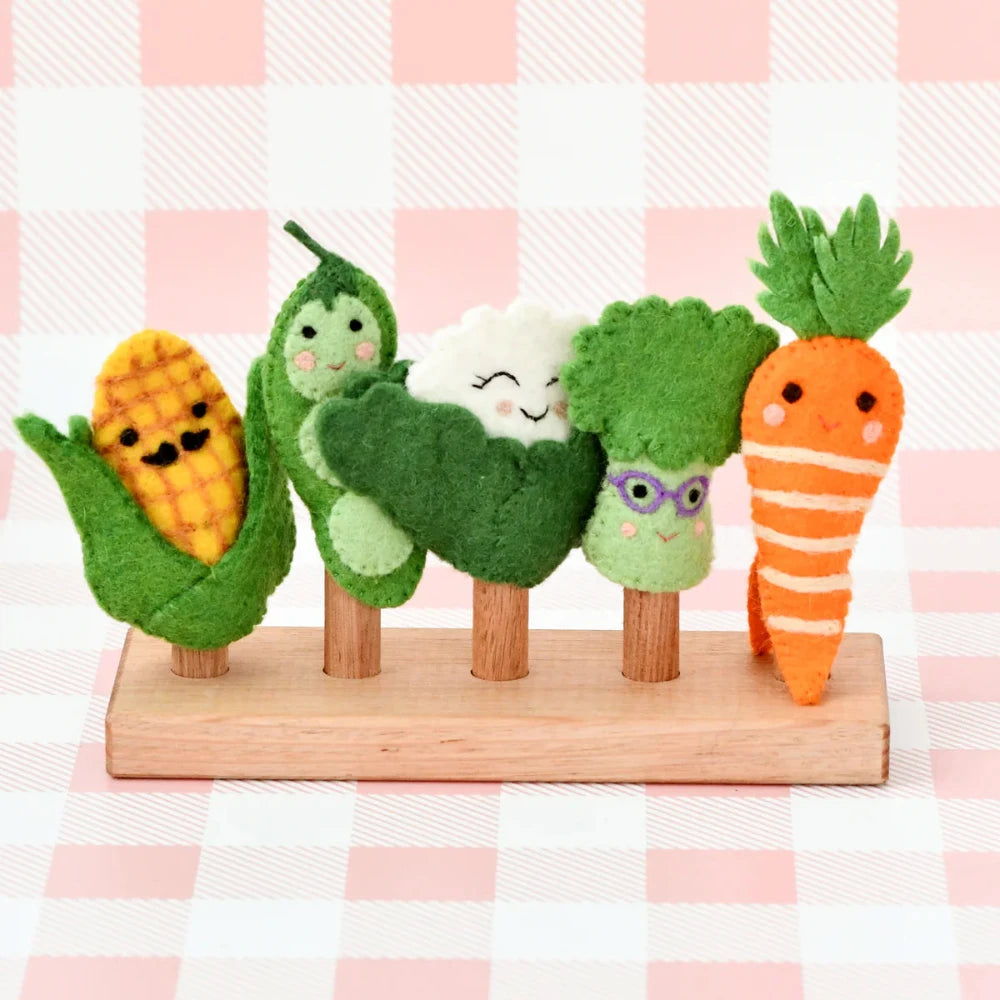 TARA TREASURES FELT VEGETABLE FINGER PUPPET SET