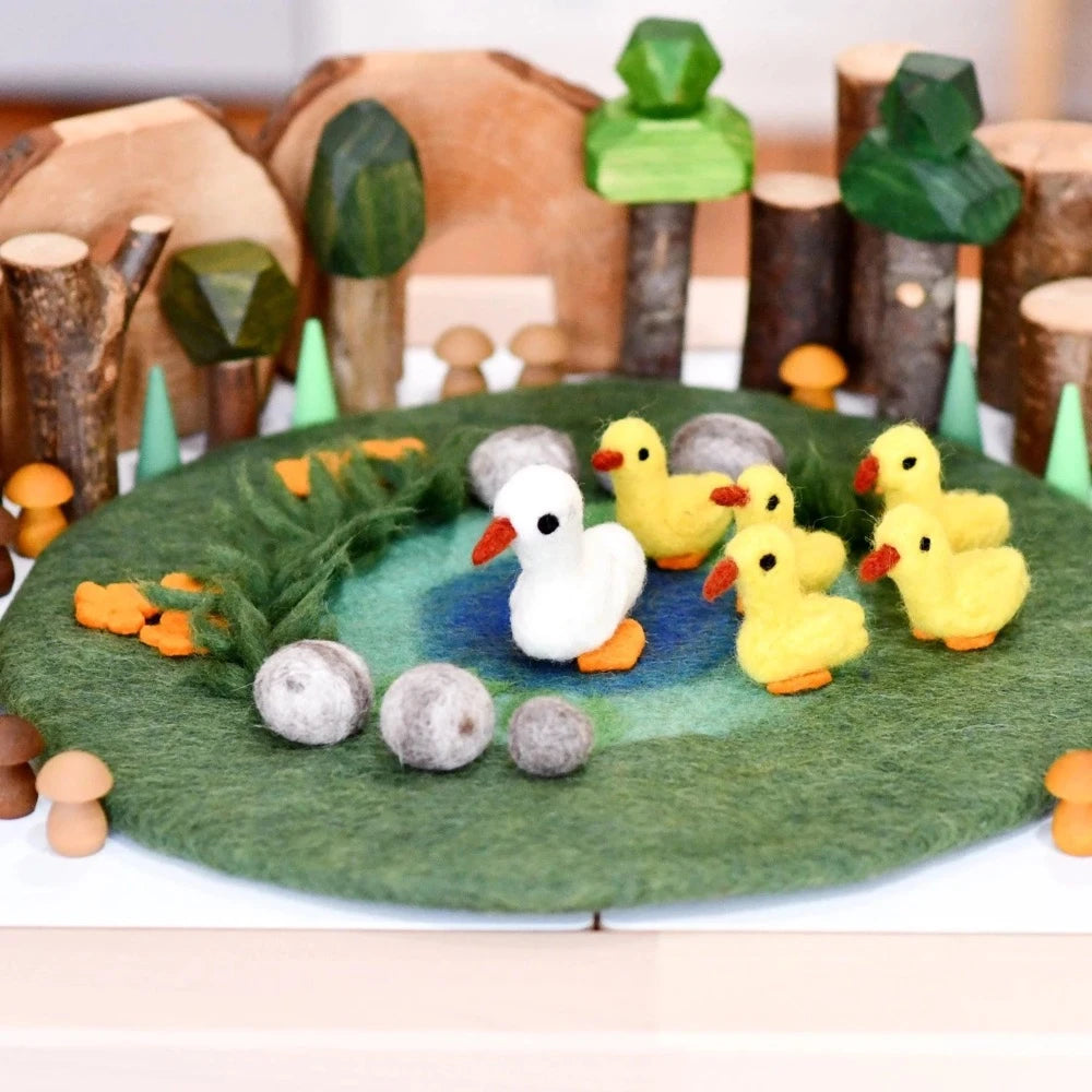 TARA TREASURES FELT PLAYSCAPE MAT SMALL DUCK POND WITH 6 LITTLE DUCKS