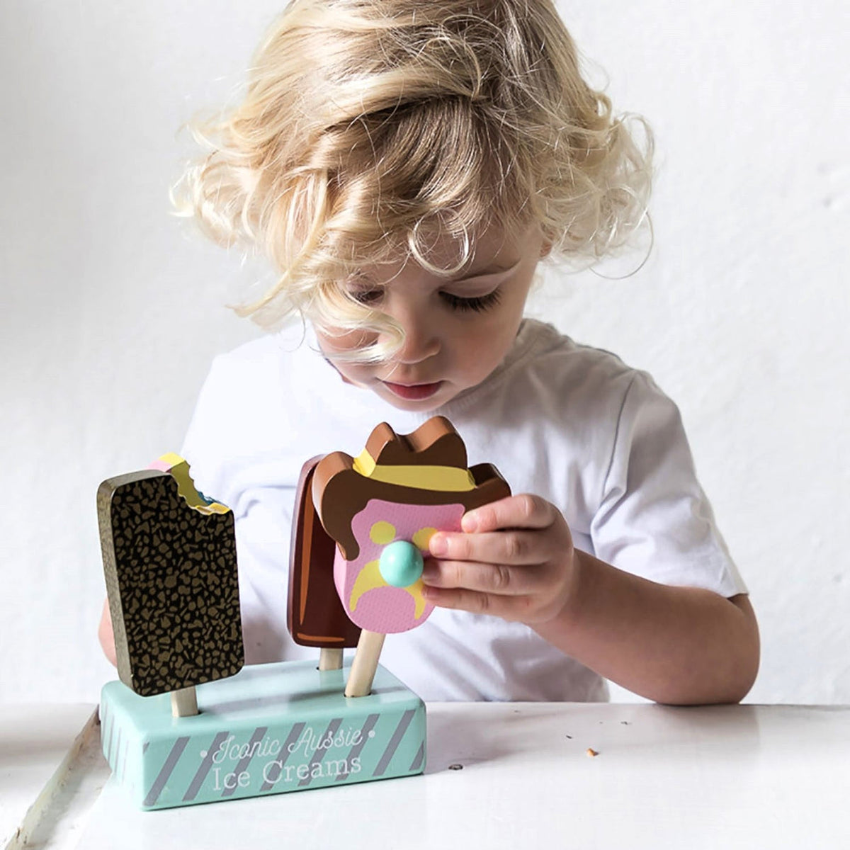 MAKE ME ICONIC AUSTRALIAN ICE CREAMS 8 PIECE SET
