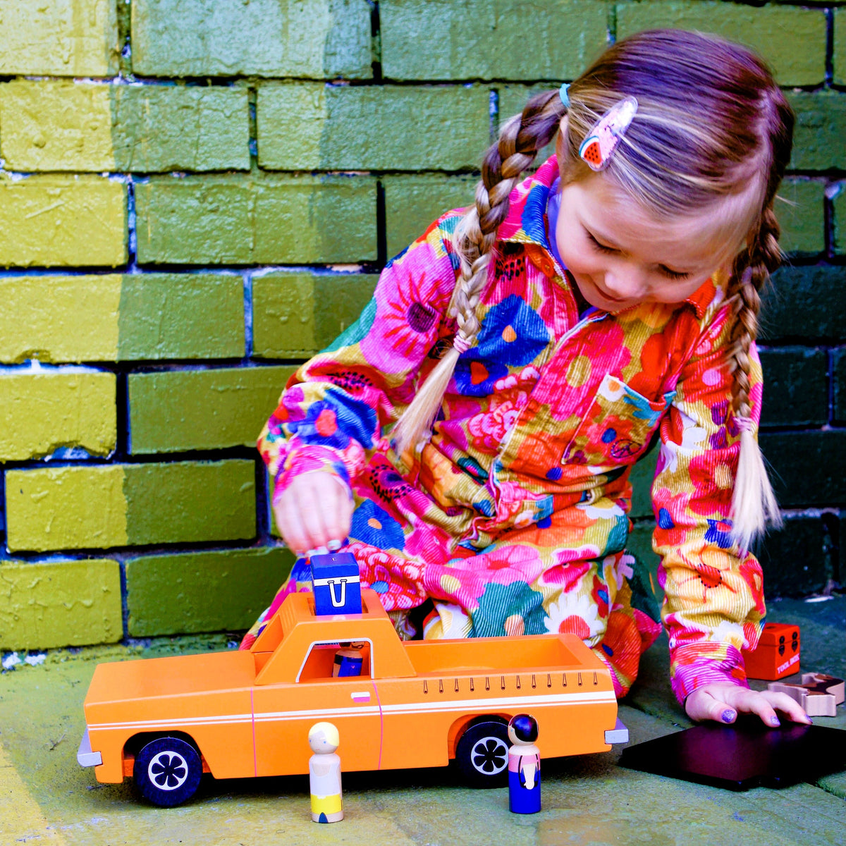 MAKE ME ICONIC TOY UTE
